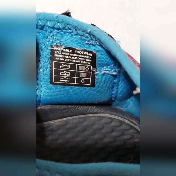 Keen multicolored sandals children size 1. - Picture 13 of 15